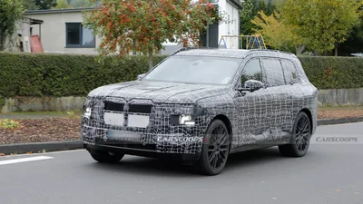 Новий BMW X7 "балансує" між класичним стилем і новою ерою Neue Klasse: фото