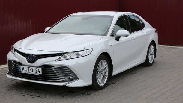 Тест-драйв Toyota Camry Hybrid – рациональный подход 